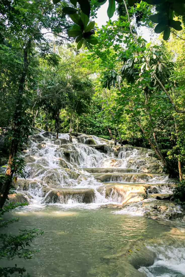 Photo of cascades in the jungle