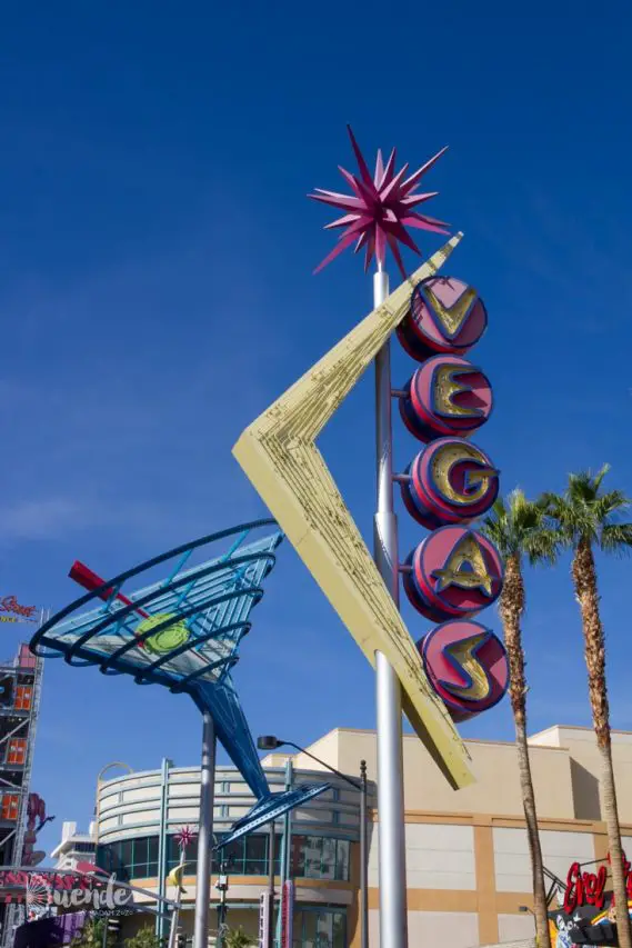 Sign-spirational Sign Design - Vintage Las Vegas Signs