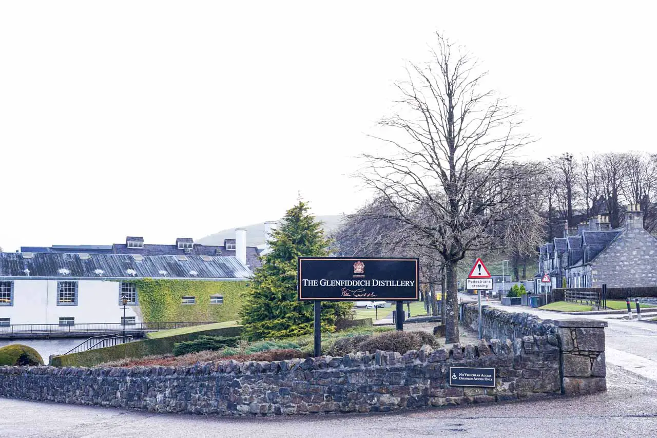 Photo of the Glenfiddich whisky distillery