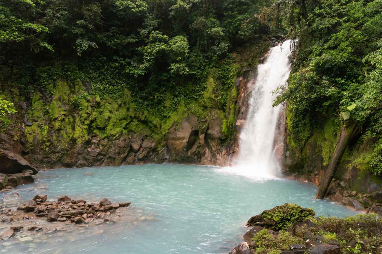 Waterfall on the Rio Celeste, with a turquoise plunge pool