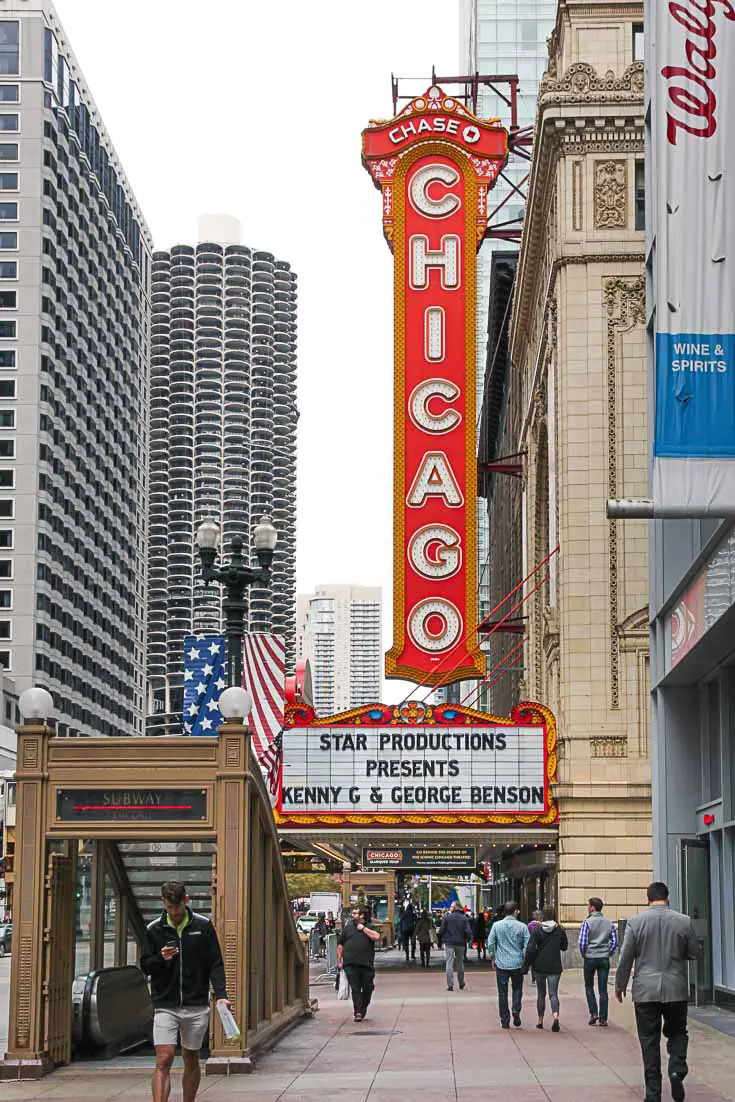 Exterior of the Chicago Theater with it's distinctive red marquee