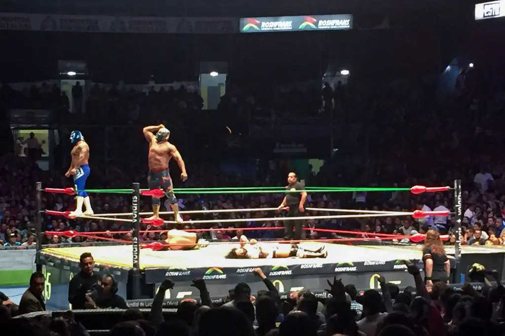 Lucha Libre match