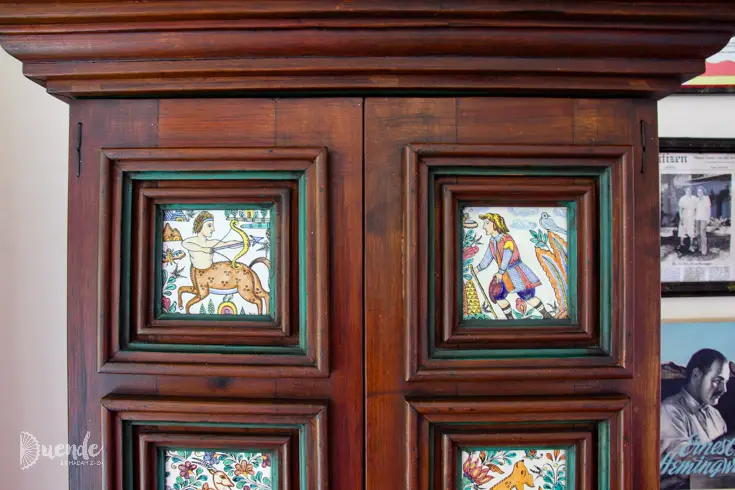 Cabinet set with Mexican tiles