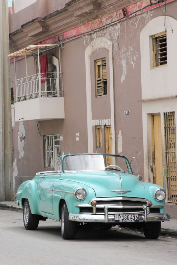 Aqua Chevrolet Styleline parked in a Havana street