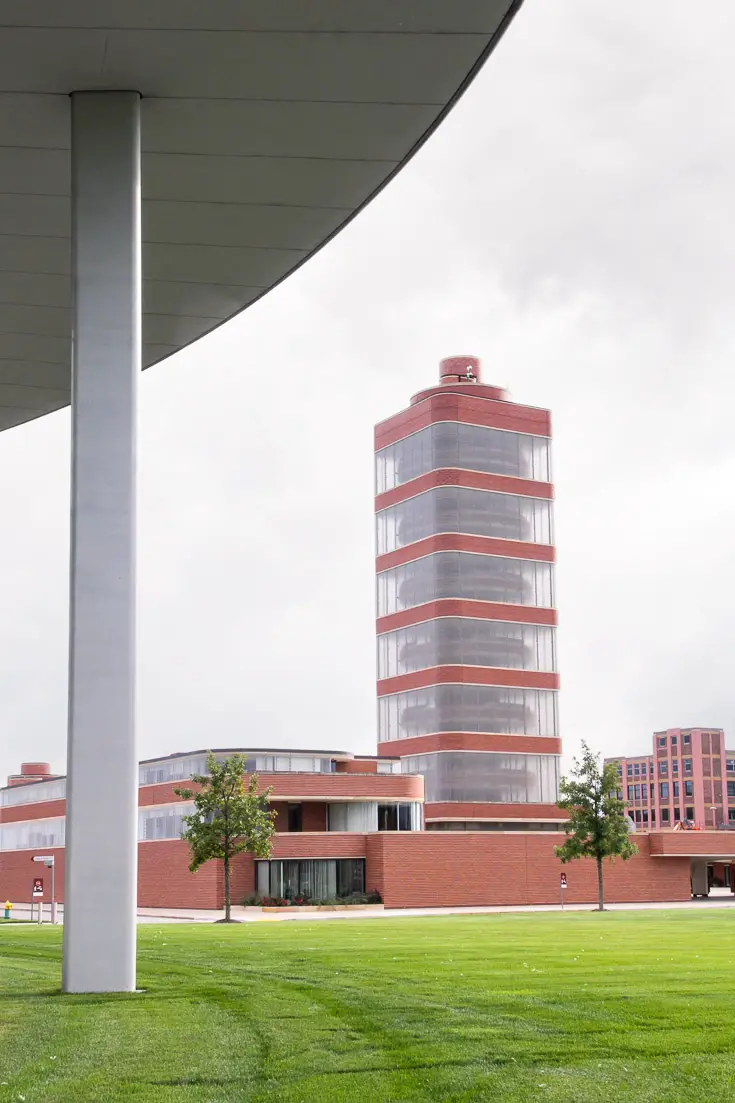 Exterior of research tower at SC Johnson HQ