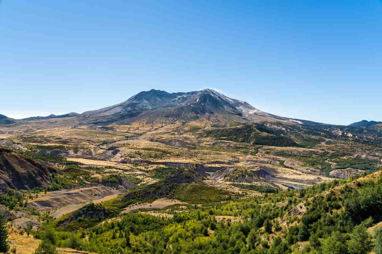 View of Mt St Helens crater from Johnson Ridge