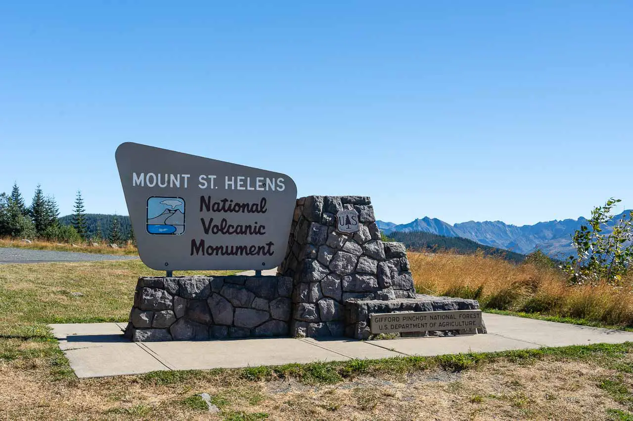 Mt St Helens National Volcanic Monument sign