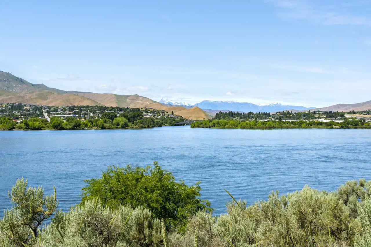 Views of the confluence of the Wenatchee and Columbia Rivers with Cascade mountain range in background